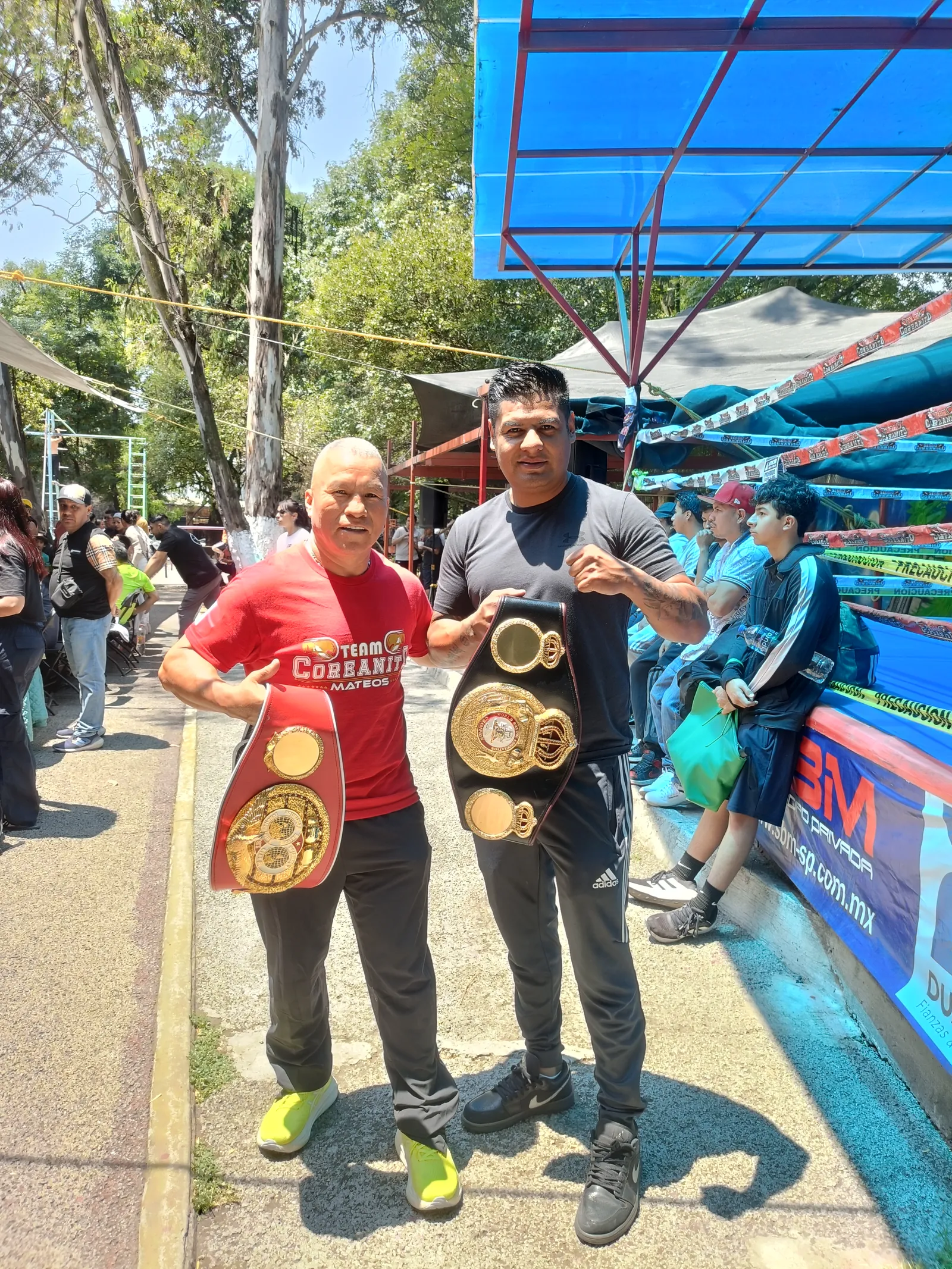 Recibiendo a mi amigo Juan Carlos Salgado un gran campeón en el TEAM COREANITO MATEOS